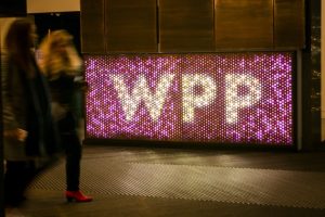 WPP shares fall to new low