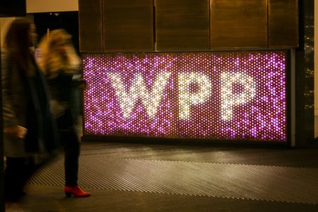 WPP shares fall to new low