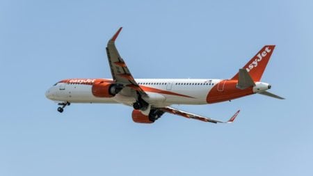 EasyJet shares climb on potential bid