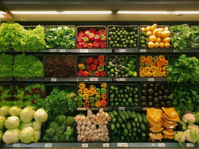 Tesco’s sales growth misses forecasts Tesco sales miss forecasts