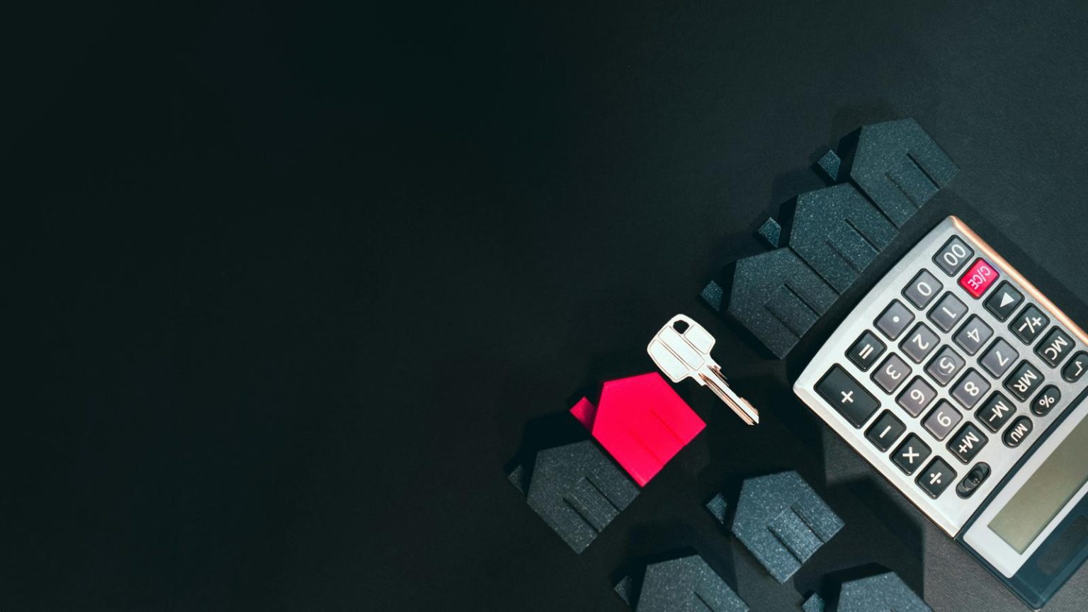 Bid battle breaks out over Alternative Income REIT A bidding war for commercial property-focused fund Alternative Income REIT has broken out with AEW UK REIT re-entering the fray