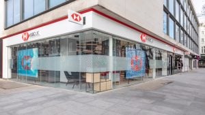 HSBC extends buyback as Q3 earnings miss estimates HSBC extends buyback as Q3 earnings miss estimates